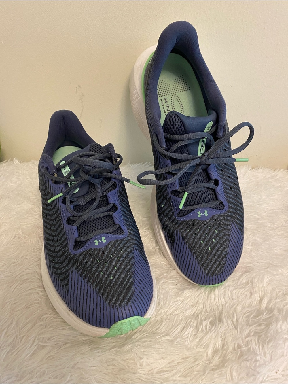 Under Armour Navy and Mint Performance Running Shoes men Sz 10